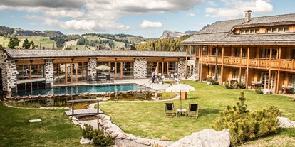 suche - Balkon - Seiser Alm - Pool - Tirler - Dolomites Living Hotel