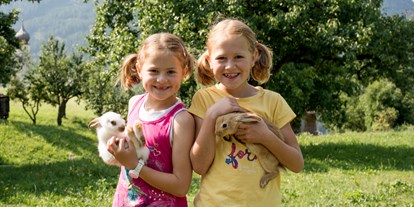 suche - Hunde erlaubt - Die Häschen freuen sich auf Streicheleinheiten - Singerhof - Urlaub auf dem Bauernhof