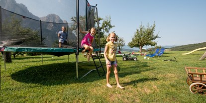 suche - Kastelruth - Trentino-Südtirol - Spiel- und Liegewiese - Singerhof - Urlaub auf dem Bauernhof