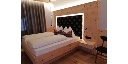 suche - Völs am Schlern - Völs am Schlern - NEW: Kuscheliges Doppelzimmer in Zirbelkiefer Natur belassen für einen gesunden Schlaf - Residence Apartments Wolfgang
