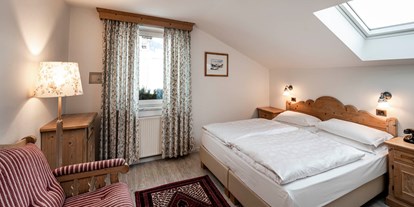suche - Kastelruth - Trentino-Südtirol - Hotel Cavallino D'Oro Bed & Breakfast