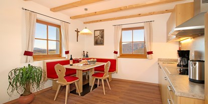 suche - Kastelruth - Trentino-Südtirol - Wohnküche der Wohnung Sonnenschein - Kienzlhof