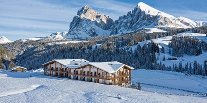 suche - Barrierefrei - Trentino-Südtirol - Außenansicht - Brunelle Seiser Alm Lodge