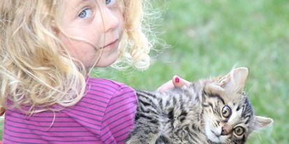 suche - Ruhig gelegen - Lusi mit unserer Katze Simba - Pardellerhof