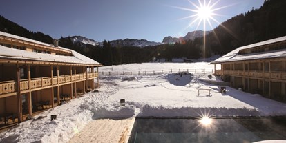 suche - Frühstück - Pool Winter - Tirler - Dolomites Living Hotel