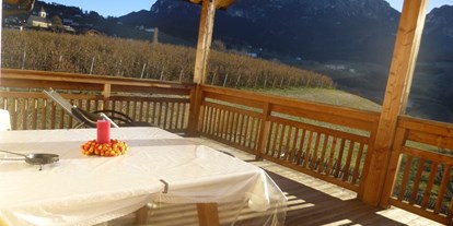 suche - Kategorie Urlaub auf dem Bauernhof: 3 Blumen - Italien - Herrlicher Blick vom Balkon der Ferienwohnung Schlern - Grattweberhof