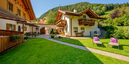 suche - Kategorie Bed & Breakfast: 4 Sonnen - Trentino-Südtirol - Sonnenresidenz 
Gästegarten zum Relaxen - Sonnenresidenz Malfertheinerhof