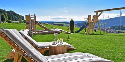 suche - An der Skipiste/Seilbahn - Kastelruth Trentino Südtirol - Großer Garten mit Spielplatz - Kienzlhof