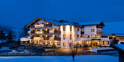 suche - Italien - Nachtaufnahme - Hotel Alpenroyal