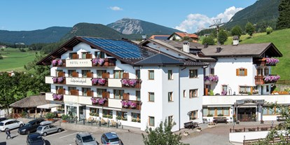 suche - Trentino-Südtirol - Sommeransicht - Hotel Alpenroyal