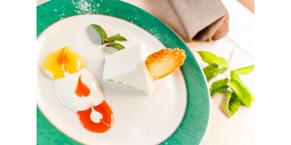 suche - WLAN - Italien - Joghurtterrine mit verschiedenen Früchtepürees - Boutique & Wanderhotel Stefaner