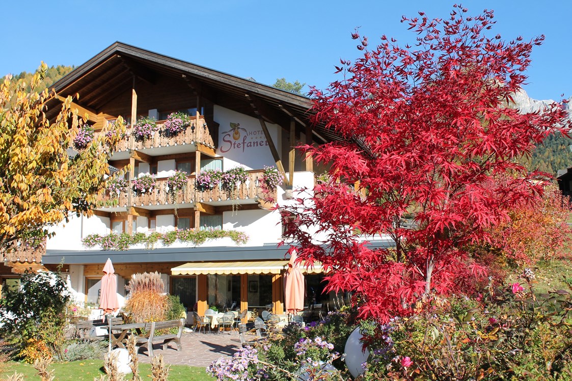 Unterkunft: Unser Hotel im Herbst - Boutique & Wanderhotel Stefaner