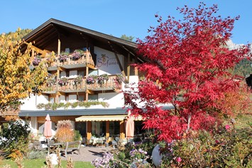 Unterkunft: Unser Hotel im Herbst - Boutique & Wanderhotel Stefaner