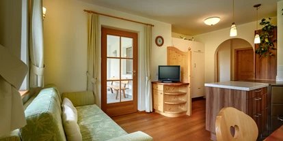suche - WLAN - Italien - Ferienwohnungen "Marinzen" und "Tofana" - Wohnküche - Paalhof - Urlaub auf dem Bauernhof
