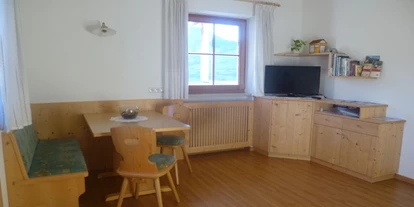 suche - WLAN - Italien - Wohnzimmer der Ferienwohnung Schlern - Grattweberhof