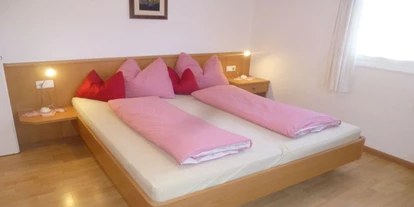 suche - WLAN - Italien - Das Elternschlafzimmer in der Ferienwohnung Schloss Pröses - Grattweberhof