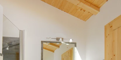 suche - 2 oder mehr Bäder - Trentino-Südtirol - Bad Wohnung Flieder mit Dusche und Badewanne - Singerhof - Urlaub auf dem Bauernhof