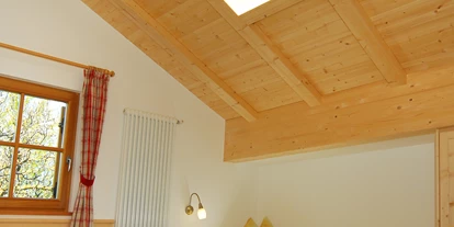 suche - 2 oder mehr Bäder - Trentino-Südtirol - Schlafzimmer Flieder - Singerhof - Urlaub auf dem Bauernhof