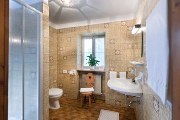 Unterkunft: Badezimmer - Gasthof Tschötscherhof