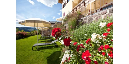 suche - Whirlpool - Italien - Unser gepflegter Garten umhüllt von Rosen und Lavendl  - Residence Apartments Wolfgang