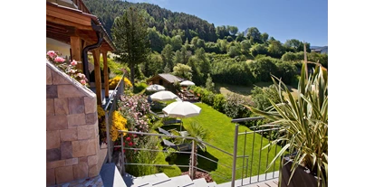 suche - Whirlpool - Italien - Unsere angelegte Liegewiese mit einen traumhaften Panoramablick umgeben von einer herrlichen Naturlandschaft laden zum Verweilen ein - Residence Apartments Wolfgang