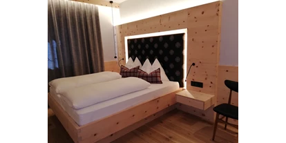 suche - Whirlpool - Italien - NEW: Kuscheliges Doppelzimmer in Zirbelkiefer Natur belassen für einen gesunden Schlaf - Residence Apartments Wolfgang