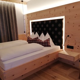 Unterkunft: Kuschelig Schlafzimmer in Zirbel holz Natur - Residence Apartments Wolfgang