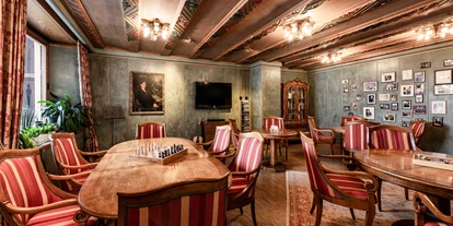 suche - Garage - Hotel Cavallino D'Oro Bed & Breakfast