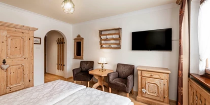 suche - Garage - Hotel Cavallino D'Oro Bed & Breakfast