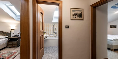 suche - Garage - Hotel Cavallino D'Oro Bed & Breakfast