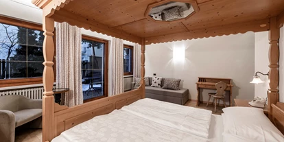 suche - Garage - Hotel Cavallino D'Oro Bed & Breakfast