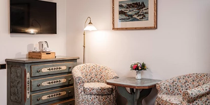 suche - Garage - Hotel Cavallino D'Oro Bed & Breakfast