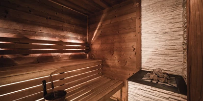 suche - Garage - Hotel Cavallino D'Oro Bed & Breakfast