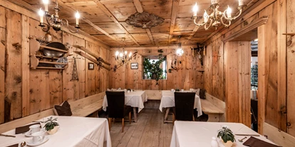 suche - Garage - Hotel Cavallino D'Oro Bed & Breakfast
