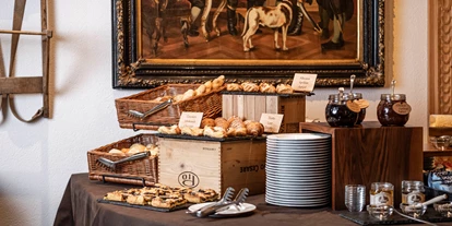 suche - Garage - Hotel Cavallino D'Oro Bed & Breakfast