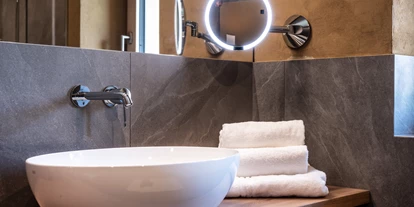 suche - WLAN - Italien - Badezimmer - Hofchalets Pitzelterhof