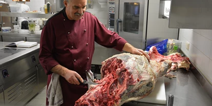 suche - Garage - Unser Fleisch vom Außerlanzinhof in Kastelruth - Hotel Zum Turm