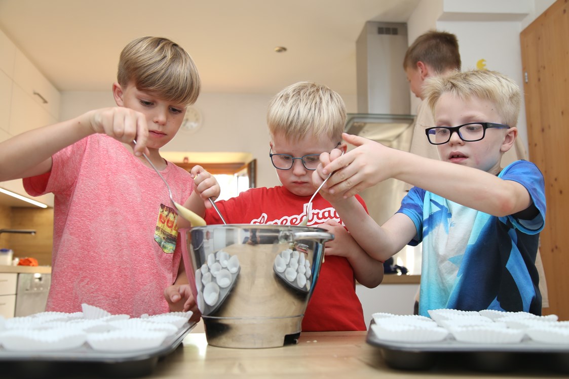 Unterkunft: Mit den Kindern beim Kuchen Backen - Pardellerhof